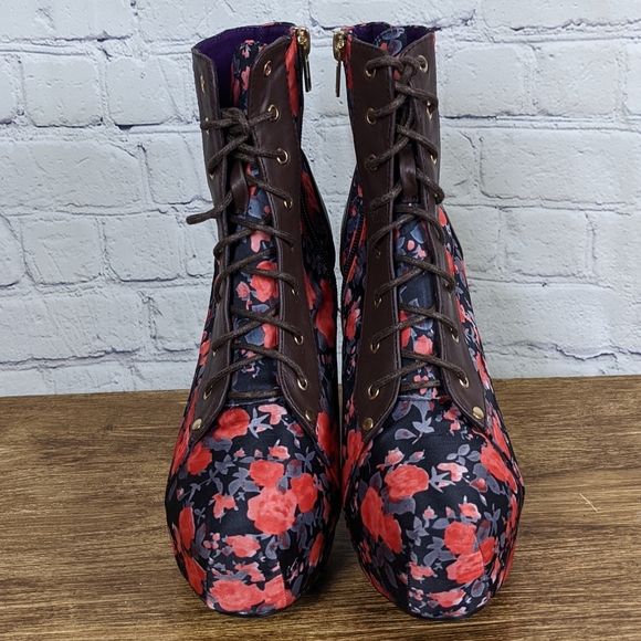 NWOT NICOLE LEE flowered ankle boots - Picture 3 of 9